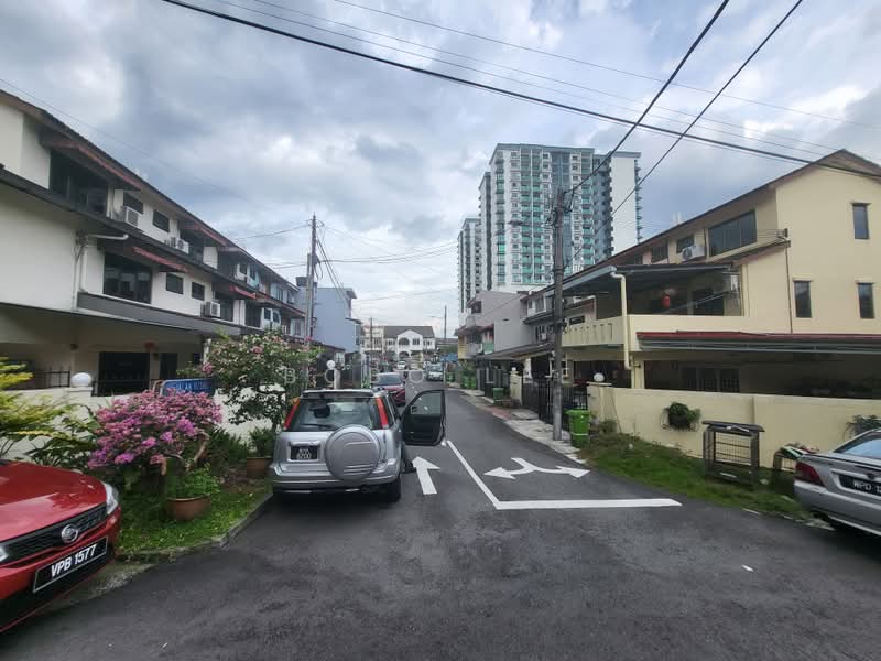 Rumah Teres 2.5 Tingkat untuk Dijual di Taman Sri Sinar (Segambut) - Bobo Lee - Exterior - PropertyGuru.com.my