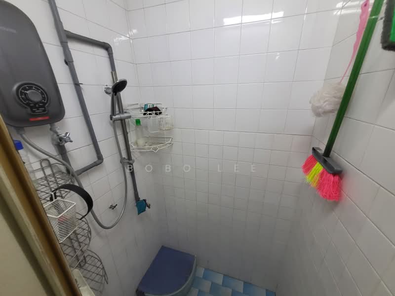 Rumah Teres 2.5 Tingkat untuk Dijual di Taman Sri Sinar (Segambut) - Bobo Lee - Bathroom - PropertyGuru.com.my