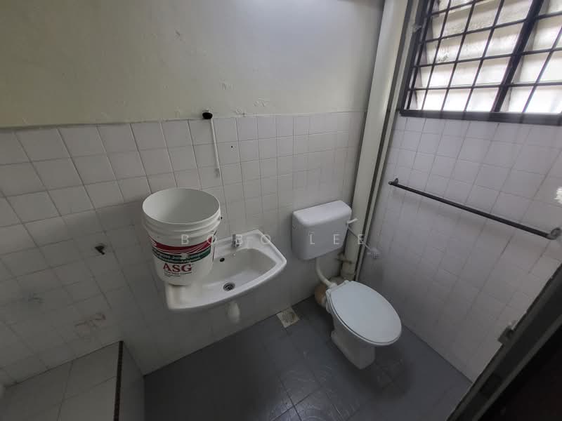 Rumah Teres 2.5 Tingkat untuk Dijual di Taman Sri Sinar (Segambut) - Bobo Lee - Bathroom - PropertyGuru.com.my