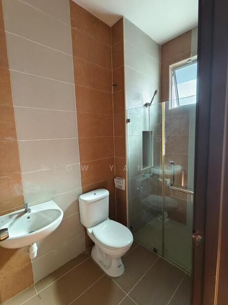 Semi-Detached House for Sale in Taman Kempas Utama (Tebrau) - Siow Yan Er - Bathroom - PropertyGuru.com.my