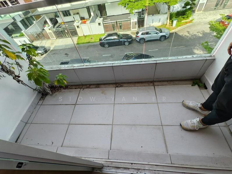 Semi-Detached House for Sale in Taman Kempas Utama (Tebrau) - Siow Yan Er - Balcony - PropertyGuru.com.my