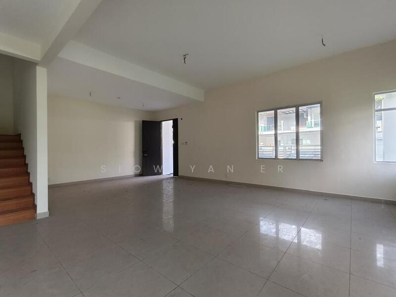 Semi-Detached House for Sale in Taman Kempas Utama (Tebrau) - Siow Yan Er - Living Room - PropertyGuru.com.my