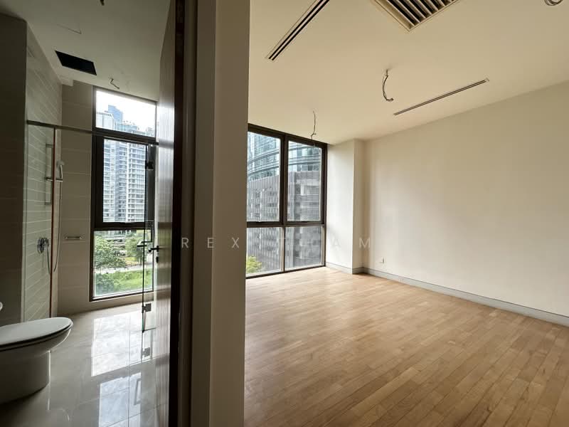 Kediaman Servis untuk Dijual di Suria Stonor - Rex Tham - Bathroom - PropertyGuru.com.my