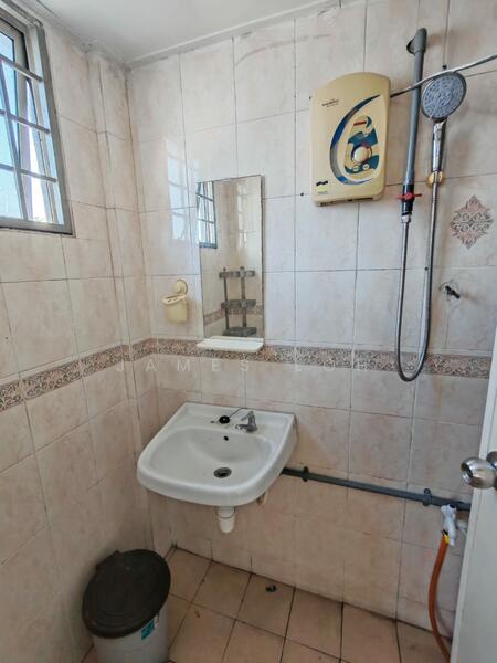 Apartment for Sale at Subang Perdana Goodyear Court 10 - James Loh - Bathroom - PropertyGuru.com.my