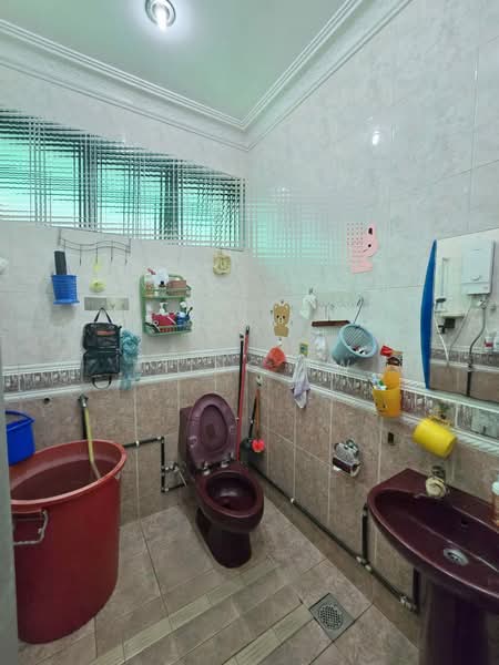 Rumah Banglo untuk Dijual di Taman Megah Kepong (Kepong) - Kiing TW - Bathroom - PropertyGuru.com.my