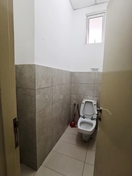 Office for Rent in Petaling Jaya (Selangor) - Cris Liu - Bathroom - PropertyGuru.com.my