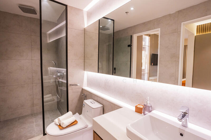 Service Residence for Sale at Golden Crown Residence - Jeffrey Chia - Bathroom - PropertyGuru.com.my