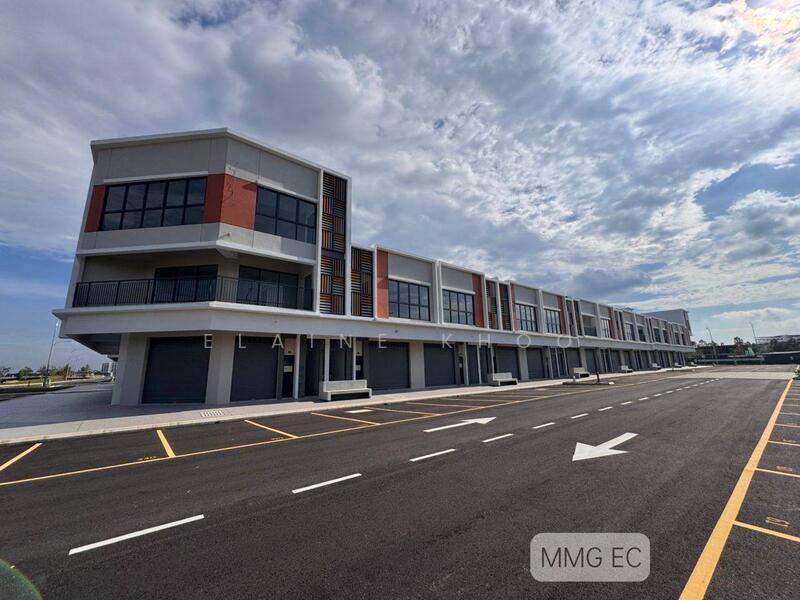 For Rent - 2 Storey Shop Bandar rimbayu Uptown 2 brand new near McD and lotus’s