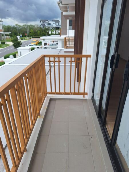 Semi-Detached House for Sale in Semenyih (Selangor) - Jesslyn Lee - Balcony - PropertyGuru.com.my