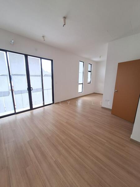 Semi-Detached House for Sale in Semenyih (Selangor) - Jesslyn Lee - Living Room - PropertyGuru.com.my