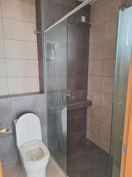Semi-Detached House for Sale in Semenyih (Selangor) - Jesslyn Lee - Bathroom - PropertyGuru.com.my