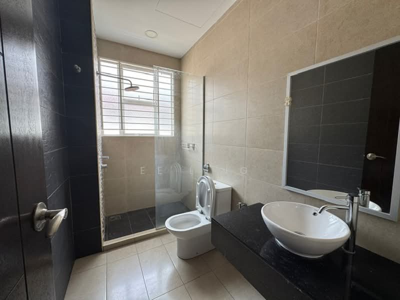 Bungalow for Sale in Bandar Puteri Puchong (Puchong) - EE Ling - Bathroom - PropertyGuru.com.my