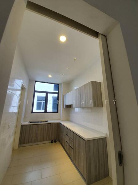 Semi-Detached House for Sale in Setia Alam (Selangor) - VIIYEN YAP FY - Kitchen - PropertyGuru.com.my