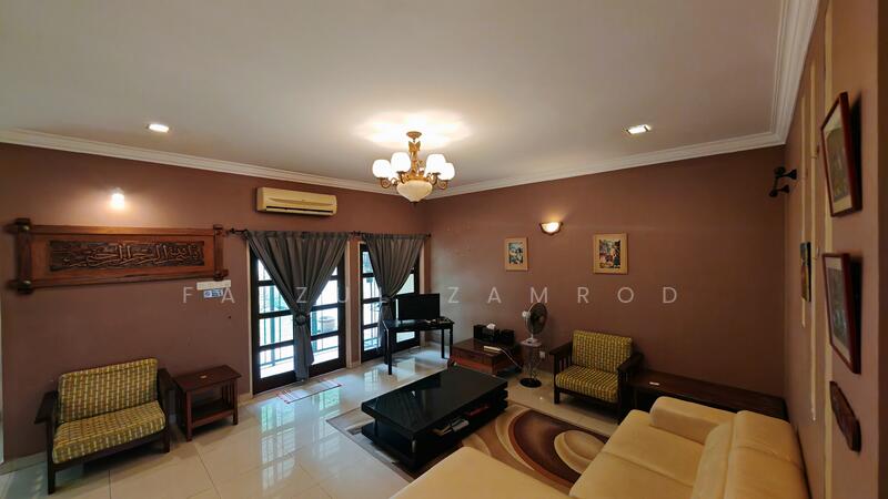 Rumah Berkembar untuk Dijual di Seksyen 9 (Bangi) - Faizul Zamrod - Living Room - PropertyGuru.com.my