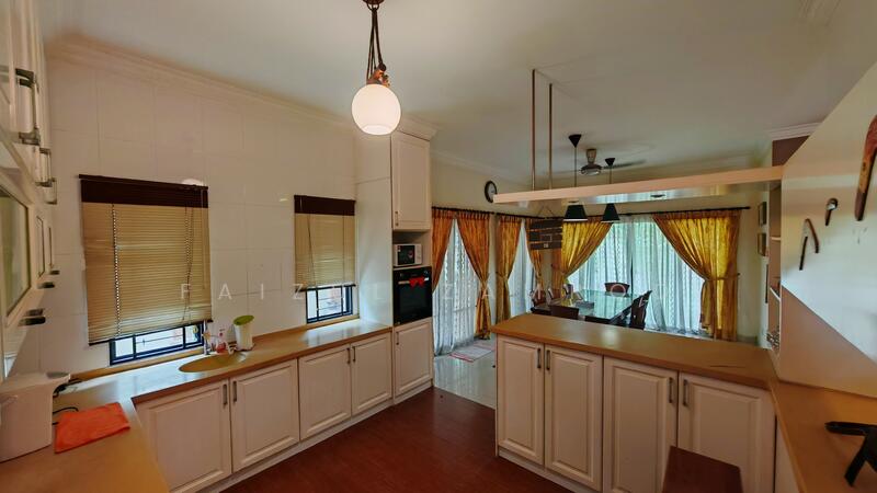 Rumah Berkembar untuk Dijual di Seksyen 9 (Bangi) - Faizul Zamrod - Kitchen - PropertyGuru.com.my