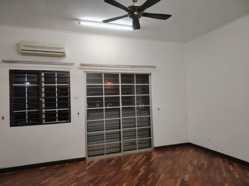 2-storey Terraced House for Sale in Bandar Puteri Puchong (Puchong) - Joyce Hoo - Living Room - PropertyGuru.com.my