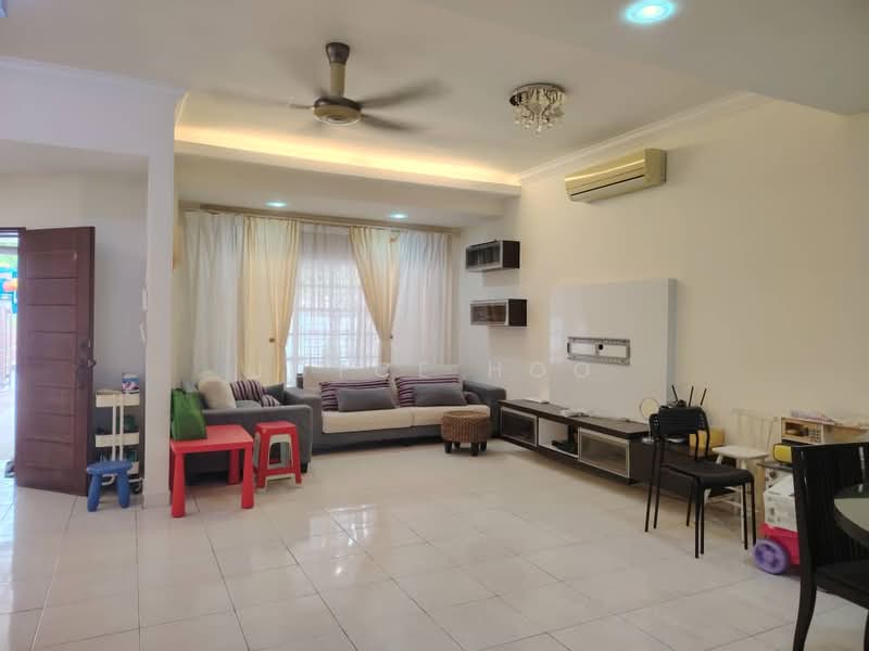 2-storey Terraced House for Sale in Bandar Puteri Puchong (Puchong) - Joyce Hoo - Living Room - PropertyGuru.com.my