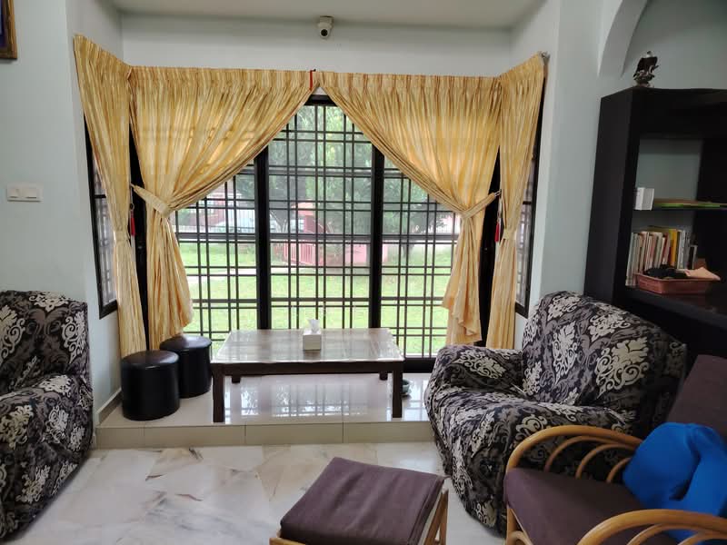 Rumah Teres 2 Tingkat untuk Dijual di Taman Seremban Baru (Seremban) - Lee . - Living Room - PropertyGuru.com.my