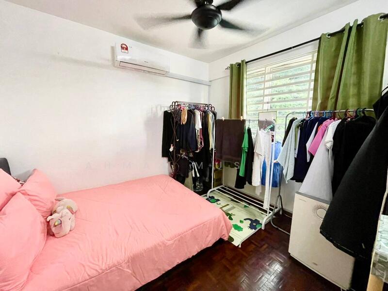 For Sale - Flat Pkns Au3