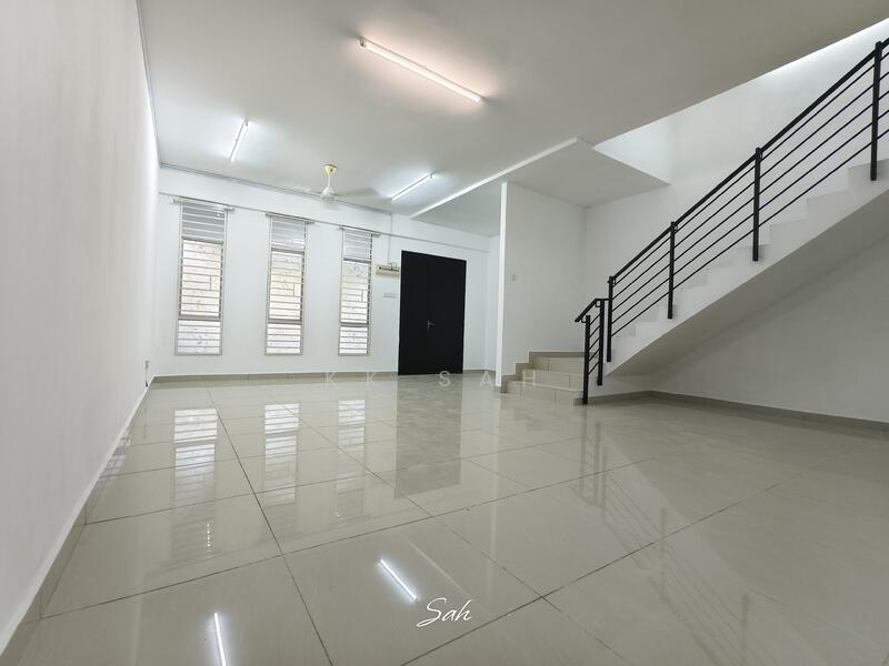 2-storey Terraced House for Sale in Taman Bangi Avenue (Bangi) - KK Sah - Interior - PropertyGuru.com.my