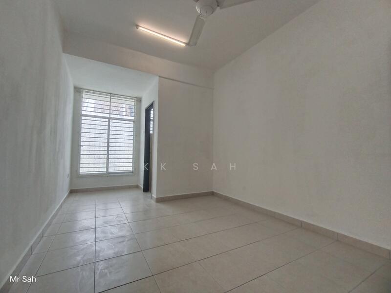 2-storey Terraced House for Sale in Taman Bangi Avenue (Bangi) - KK Sah - Interior - PropertyGuru.com.my