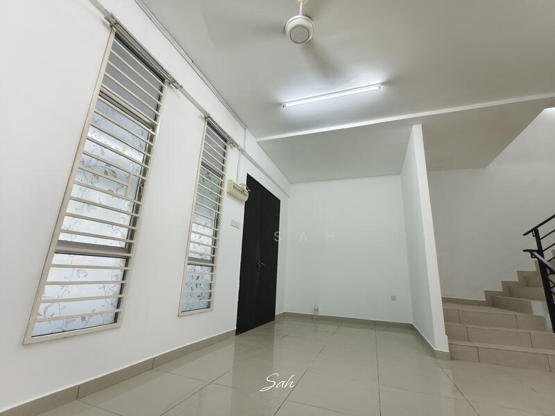 2-storey Terraced House for Sale in Taman Bangi Avenue (Bangi) - KK Sah - Interior - PropertyGuru.com.my