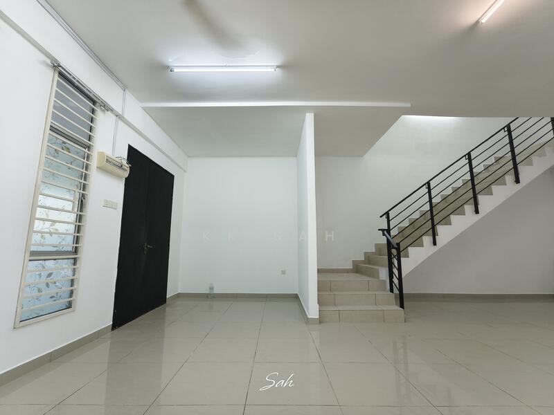 2-storey Terraced House for Sale in Taman Bangi Avenue (Bangi) - KK Sah - Interior - PropertyGuru.com.my