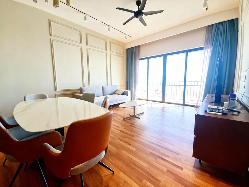 Servis Apartment untuk Dijual di Straits Residences - Eugene Tung - Living Room - PropertyGuru.com.my