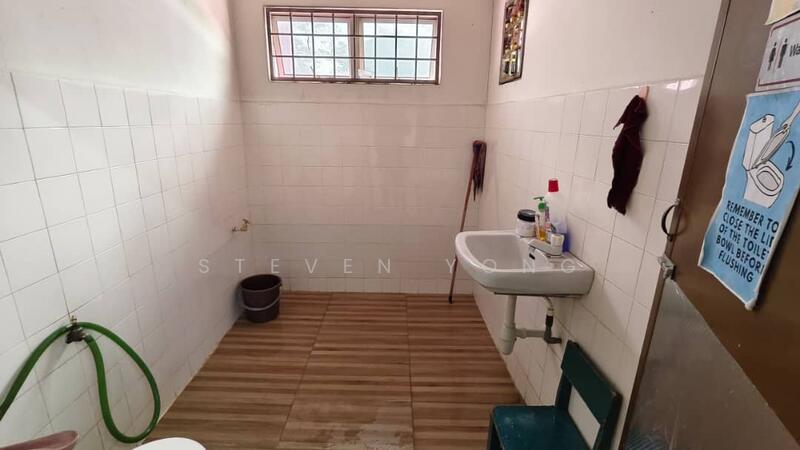 Rumah Teres untuk Dijual di Taman Rakan (Kajang) - Steven Yong - Bathroom - PropertyGuru.com.my