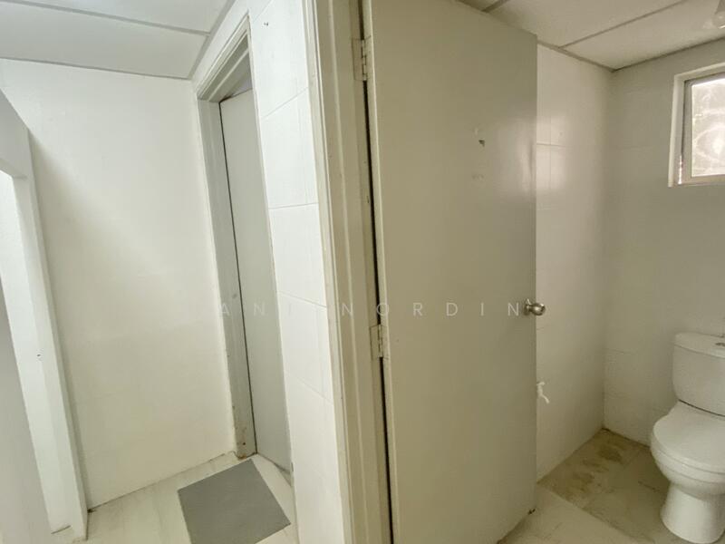 Kedai / Pejabat untuk Disewa di Bangi Sentral (Bandar Baru Bangi) - Hani Nordin - Bathroom - PropertyGuru.com.my