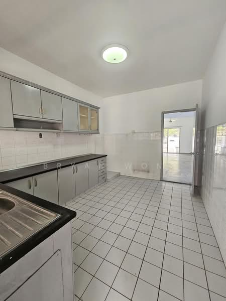 Rumah Teres 2 Tingkat untuk Dijual di Bandar Utama 4 (Bandar Utama) - Bryan Wong - Kitchen - PropertyGuru.com.my