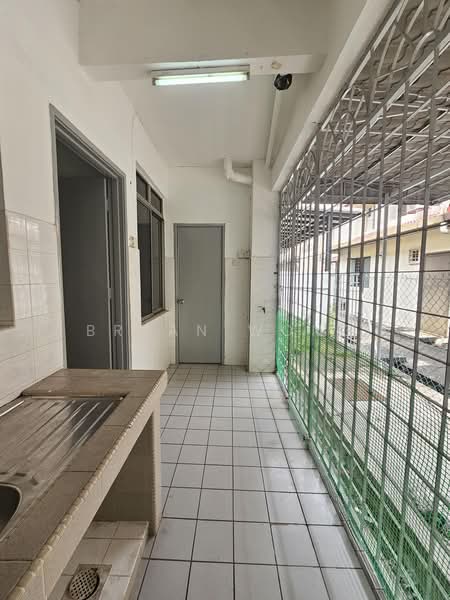 Rumah Teres 2 Tingkat untuk Dijual di Bandar Utama 4 (Bandar Utama) - Bryan Wong - Corridor - PropertyGuru.com.my