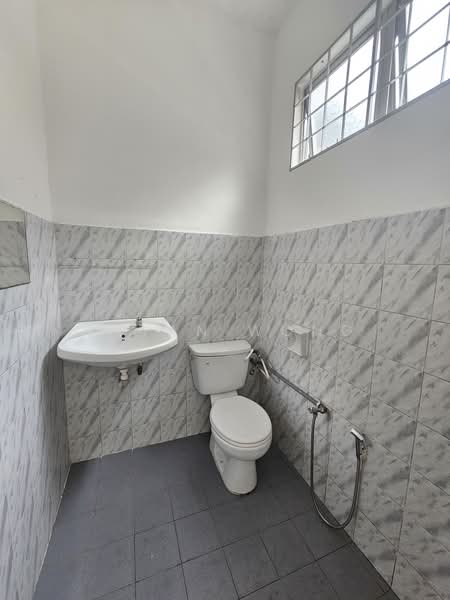 Rumah Teres 2 Tingkat untuk Dijual di Bandar Utama 4 (Bandar Utama) - Bryan Wong - Bathroom - PropertyGuru.com.my