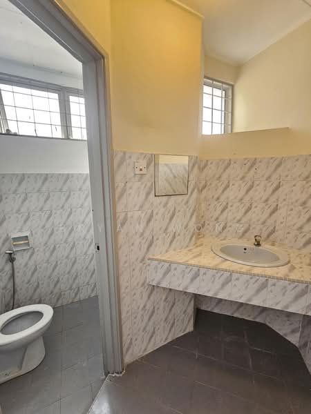 Rumah Teres 2 Tingkat untuk Dijual di Bandar Utama 4 (Bandar Utama) - Bryan Wong - Bathroom - PropertyGuru.com.my