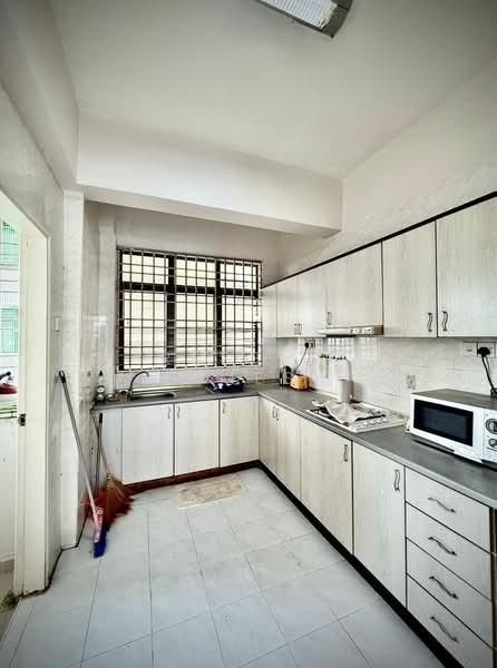 Kondominium untuk Dijual di Eden Seaview Condominium - Ressha Ramesh - Kitchen - PropertyGuru.com.my