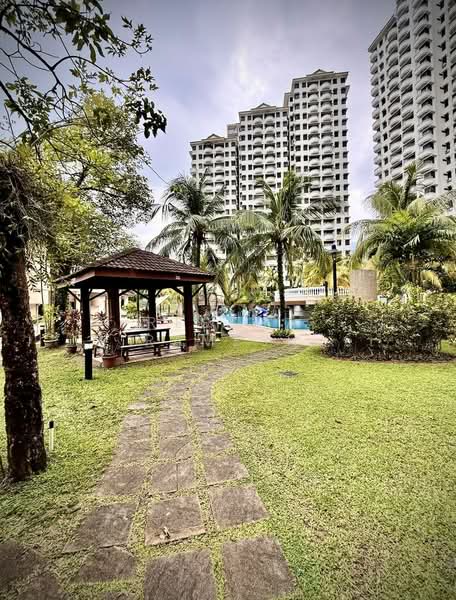 Kondominium untuk Dijual di Eden Seaview Condominium - Ressha Ramesh - Exterior - PropertyGuru.com.my