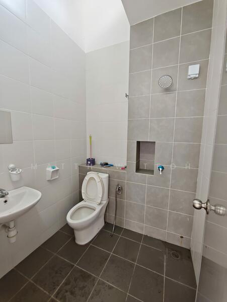 Bathroom second floor