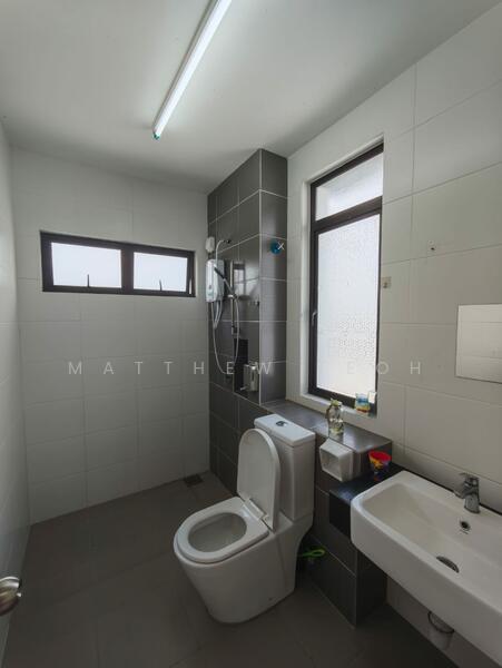 Bathroom of master bedroom