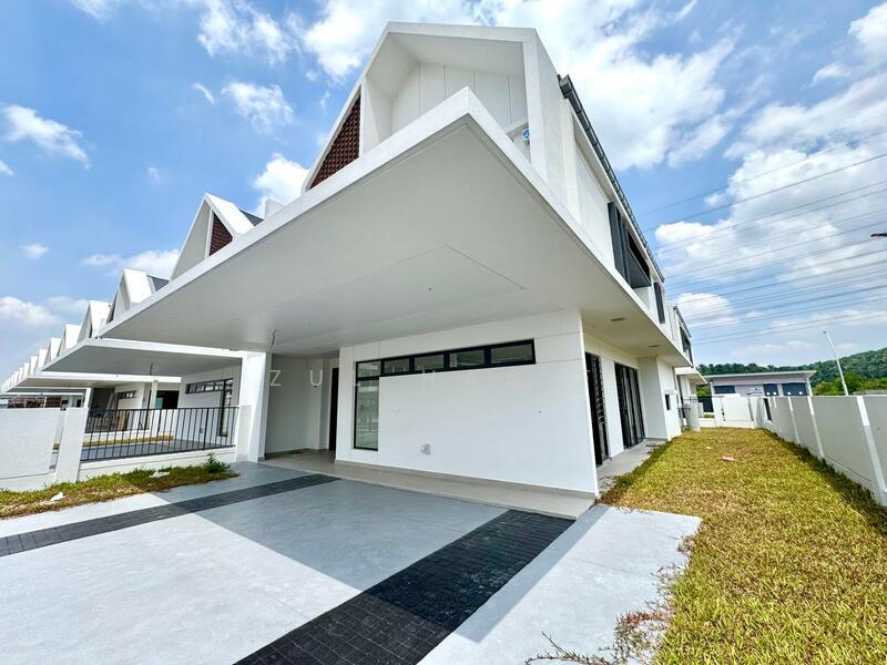 For Sale - The Eighth, Elmina Green