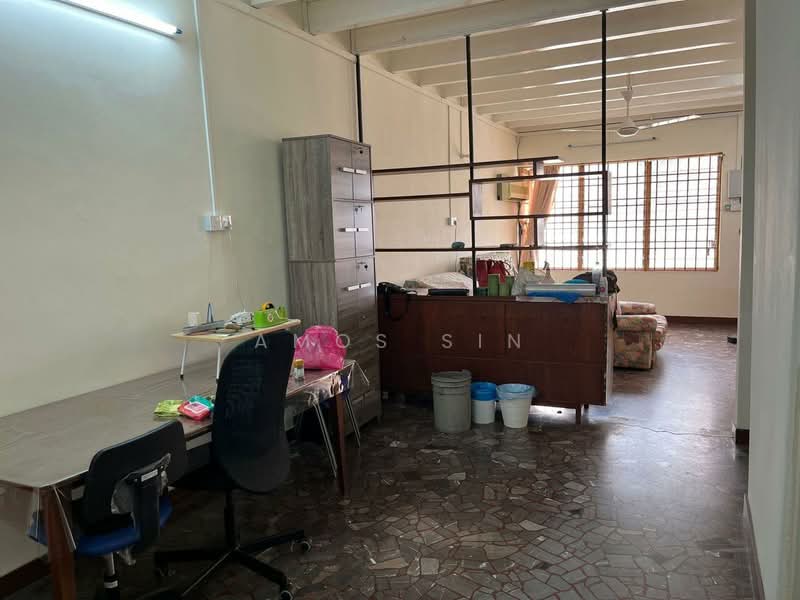 Rumah Teres untuk Dijual di Taman Green Lane (Jelutong) - Amos Sin - Living Room - PropertyGuru.com.my