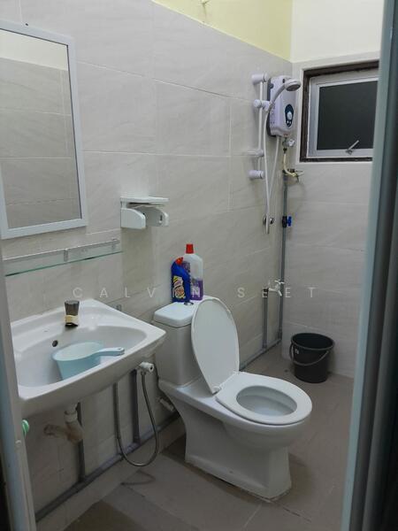 1-storey Terraced House for Rent in Batu Berendam (Melaka) - Calvin Seet - Bathroom - PropertyGuru.com.my