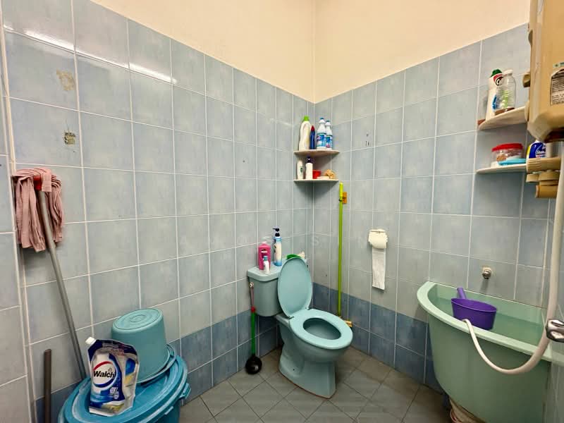 Rumah Teres untuk Dijual di Taman Green Lane (Jelutong) - Amos Sin - Bathroom - PropertyGuru.com.my