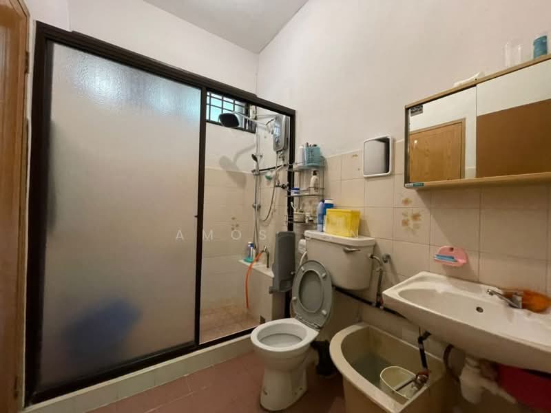 Terraced House for Sale in Paya Terubong (Ayer Itam) - Amos Sin - Bathroom - PropertyGuru.com.my