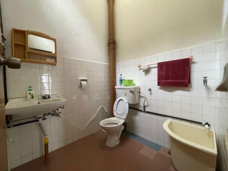 Terraced House for Sale in Paya Terubong (Ayer Itam) - Amos Sin - Bathroom - PropertyGuru.com.my