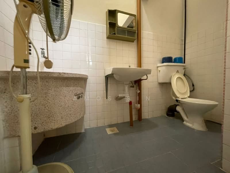 Terraced House for Sale in Paya Terubong (Ayer Itam) - Amos Sin - Bathroom - PropertyGuru.com.my