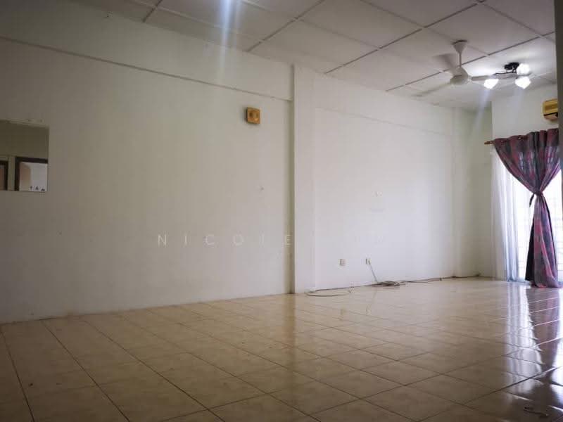 Apartment for Sale at Pandan Court - Nicole Sim - Living Room - PropertyGuru.com.my