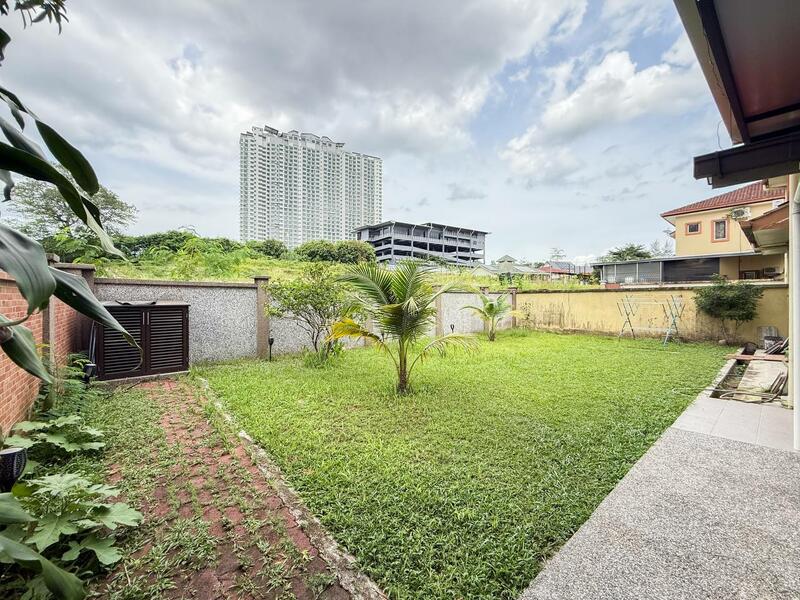 Semi-Detached House for Sale in Taman Ramal Suria (Bangi) - Mahirah . - Exterior - PropertyGuru.com.my