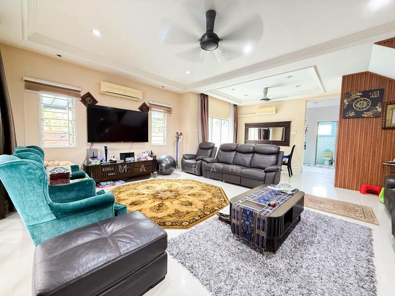 Semi-Detached House for Sale in Taman Ramal Suria (Bangi) - Mahirah . - Living Room - PropertyGuru.com.my