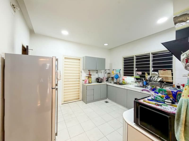 Semi-Detached House for Sale in Taman Saujana Emas (Kajang) - Asyraf Ismail - Kitchen - PropertyGuru.com.my