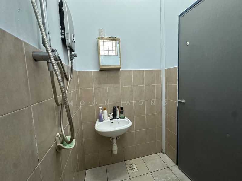 Townhouse for Sale in Bandar Mahkota Cheras (Cheras) - Moon Wong - Bathroom - PropertyGuru.com.my
